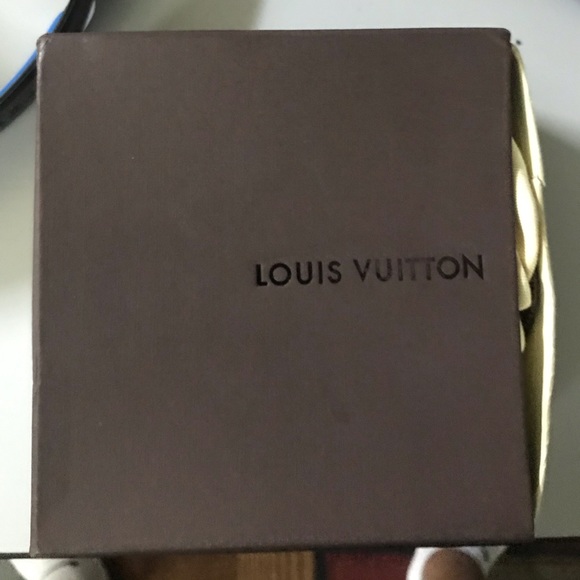 Black on Black Louie Vuitton Belt Never worn - Picture 2 of 3